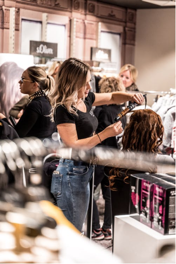 Read more about the article 3 Steps to Finding the Perfect Stylist for You