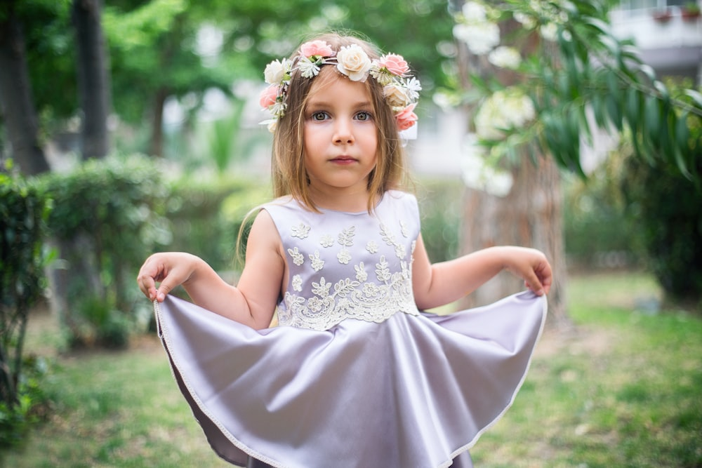 Read more about the article 3 Adorable Hairstyles For Little Flower Girls
